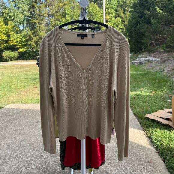 BCBG Max Azria Beige Silk Blend Embroidered Cardigan XL - Picture 4 of 8